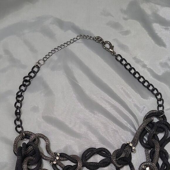 Contemporary Black and Silver Chain Necklace with Intricate Patterns - Picture 5 of 6